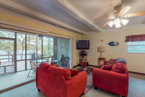 Bring Your Boat! Lake Murray Haven w/ Deck & Dock House in Leesville