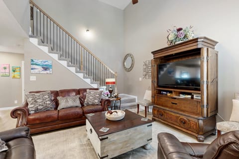 Gateway to Fort Campbell! Home w/ Furnished Deck House in Clarksville