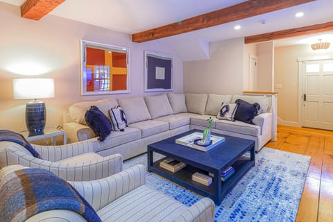 Close to Dtwn Nantucket! Group Getaway w/ Patio House in Nantucket