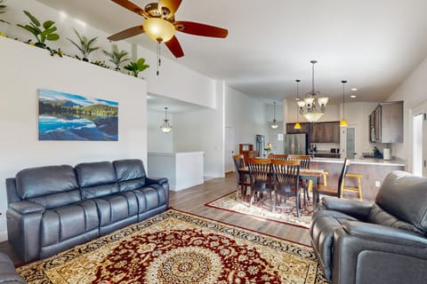 'Under the Rye Sky' New-Build Home Near Trails! House in Colorado