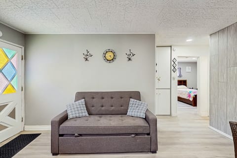 Dog-Friendly Retreat w/ Fireplace - Near Hiking House in Arrowbear Lake