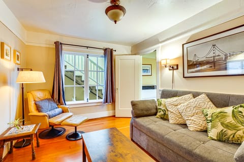 Steps to Sand: 'Beach Hill Bungalow' w/ Patio House in Santa Cruz