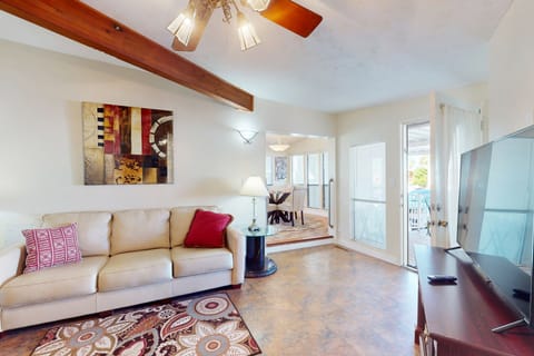 Pools & Pickleball! Dog-Friendly Home in Surprise House in Sun City Grand