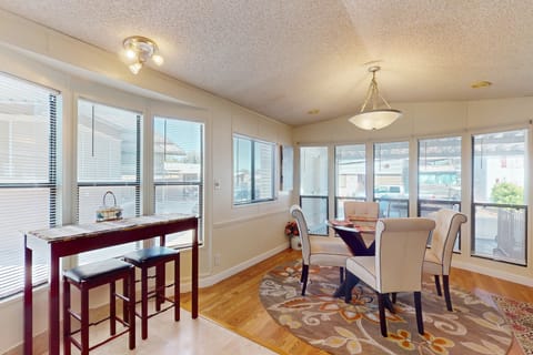 Pools & Pickleball! Dog-Friendly Home in Surprise House in Sun City Grand