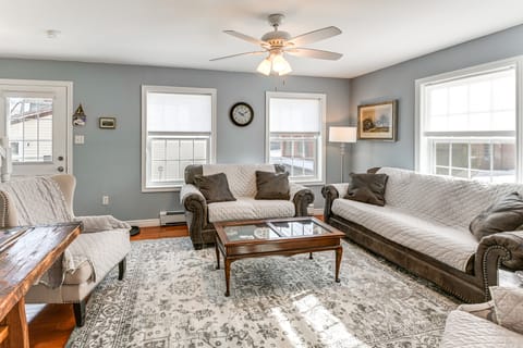 Shop, Dine, Unwind! Family Home in Dtwn Bar Harbor House in Acadia National Park