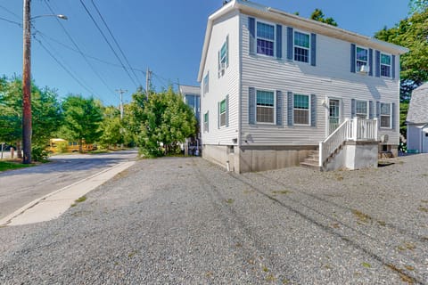 Shop, Dine, Unwind! Family Home in Dtwn Bar Harbor House in Acadia National Park