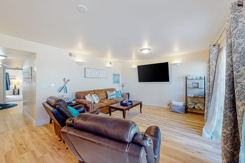 Soft Sunsets & Still Water at Flathead Condo Apartment in Polson