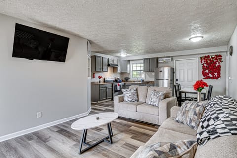 4 Mi to the Speedway: Peaceful & Snug Home w/ Yard House in Indianapolis