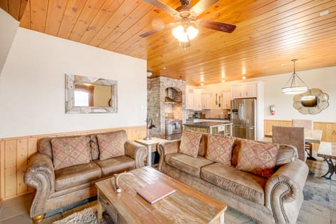 Walkable Condo in Dtwn McCall! Lake View + Balcony Apartment in McCall