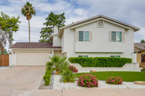 2 Mi to Dtwn: Gorgeous Gilbert Gem w/ Private Yard House in Gilbert