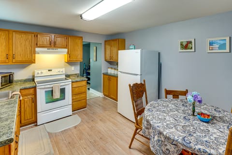 2 Mi to Dtwn Paducah! Family Getaway w/ Yard House in Paducah