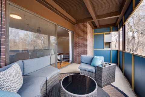 1 Mi to CU Boulder! Walkable Condo w/ Indoor Pool Apartment in Boulder