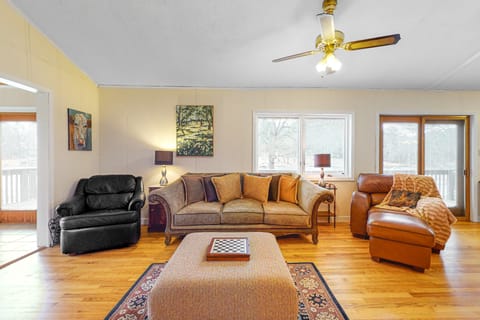 Waterfront Lake Murray Home w/ Dock: Dogs Welcome! House in Lake Murray