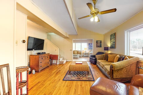 Waterfront Lake Murray Home w/ Dock: Dogs Welcome! House in Lake Murray