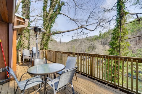 Hot Tub, Trails, Views! Little River Retreat House in Great Smoky Mountains