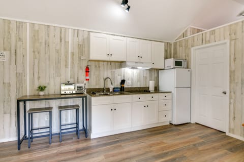 Pet-Friendly Picayune Tiny Home: 4 Mi to Dtwn! Cottage in Mississippi