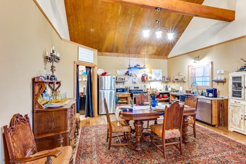 Fish, Hike & Explore! Ennis Cabin - 13 Mi to Town House in Idaho