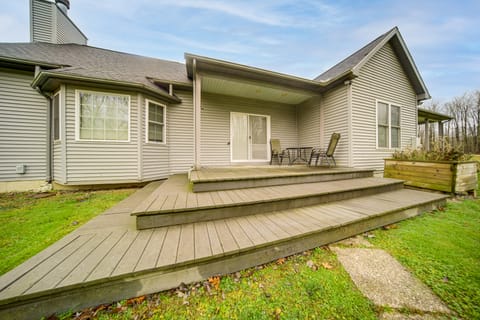 Family & Pet Friendly! 7-Acre Escape in Jefferson House in Lake Erie