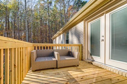 2 Mi to Lake Gaston: Wooded Family Home w/ Deck House in Lake Gaston