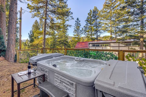 Private Hot Tub & Deck: Woodland Park Tiny Home! House in Woodland Park