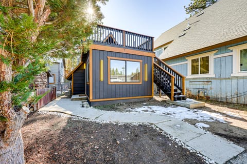 2 Mi to Big Bear Lake: Wooded Cabin w/ Deck! House in Big Bear