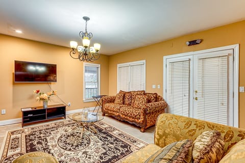 Tasteful Unit w/ Pool Table: 7 Mi to Lake Altoona! Apartment in Woodstock