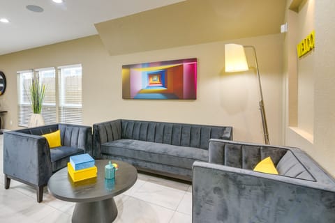 5 Mi to Houston Rodeo! Home w/ Pool Table & Yard House in Houston