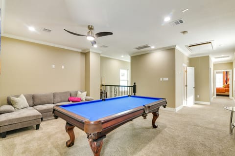 5 Mi to Houston Rodeo! Home w/ Pool Table & Yard House in Houston