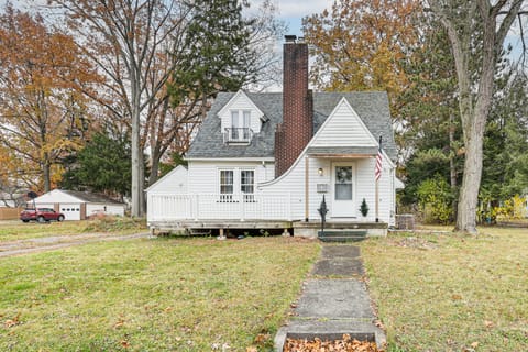 Inviting Family Home, 2 Mi to Eastwood Mall! House in Ohio