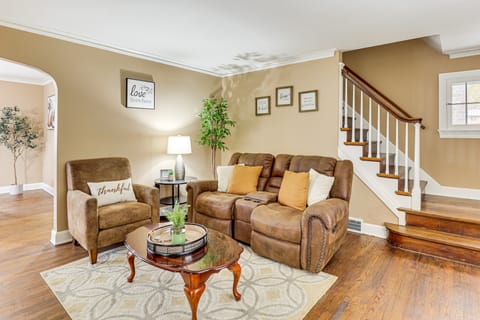 Inviting Family Home, 2 Mi to Eastwood Mall! House in Ohio