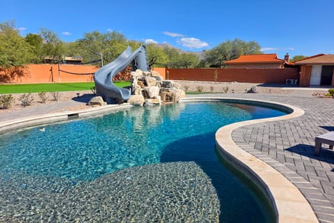 Pool & Patio! 'Bike Haüs' By Catalina Mtn Trails House in Tanque Verde