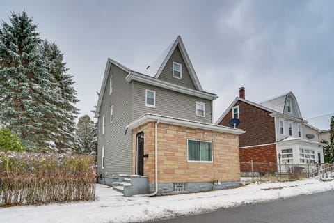 Game Room & Backyard: Modern Altoona Home! House in Altoona