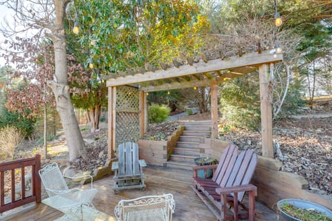 Covered Deck & Fire Pit: Weaverville Getaway! House in Buncombe County