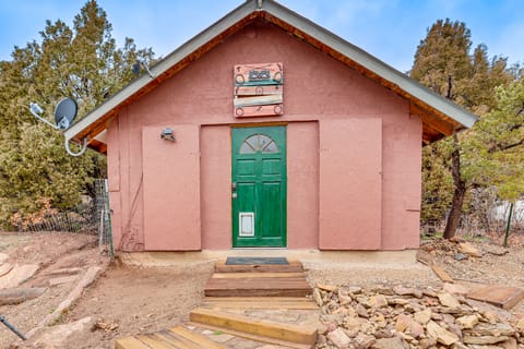 Couples Haven 1 Mi to Dtwn Dolores! Bring Your Pet Apartment in Colorado