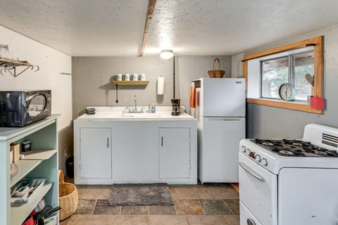 Couples Haven 1 Mi to Dtwn Dolores! Bring Your Pet Apartment in Colorado