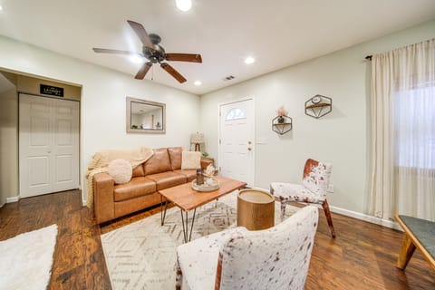 Walk to GOTL strip! Family cottage w/laundry House in Geneva-on-the-Lake