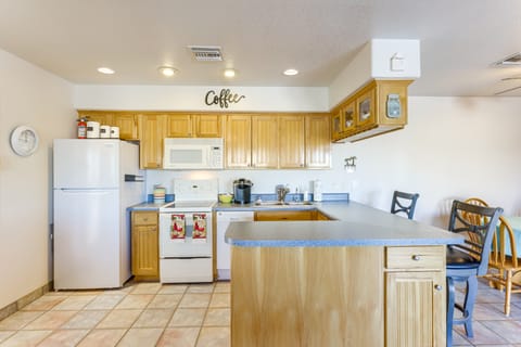 Mtn-View Casita w/ Rooftop Deck & Patio in Yuma! Apartment in Fortuna Foothills