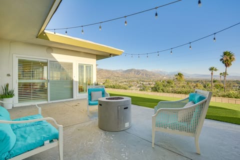 Stunning MCM Escape w/ Mtn Views in San Bernardino House in San Bernardino