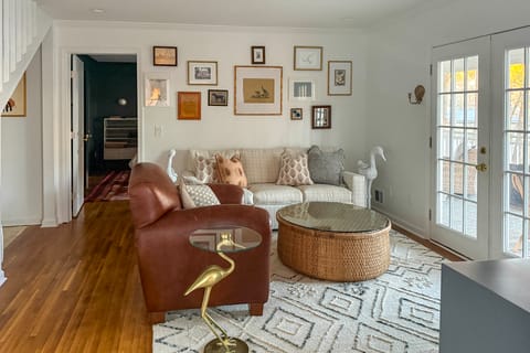 Quiet & Stylish Waterfront Gem w/ Dock in Eatonton House in Lake Sinclair