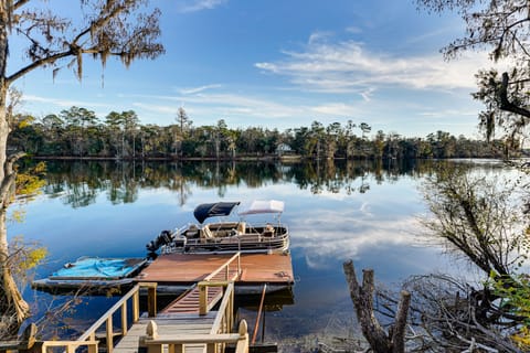 Dog-Friendly Home w/ Dock on Suwannee River! House in Florida