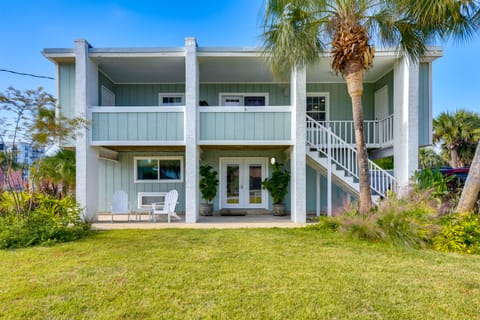 Steps to Sea! Okaloosa Island Gem w/ Outdoor Oasis Apartment in Okaloosa Island