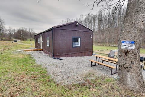 Hike, Fish & Hunt: Serene Patriot Cabin! House in Ohio