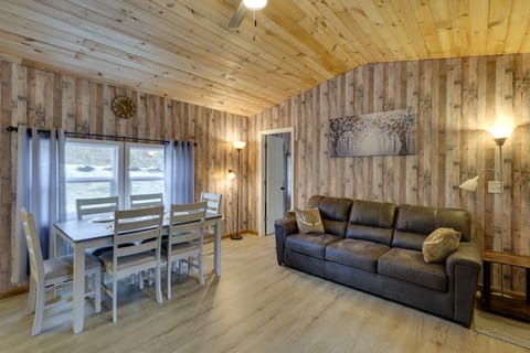 Hike, Fish & Hunt: Serene Patriot Cabin! House in Ohio