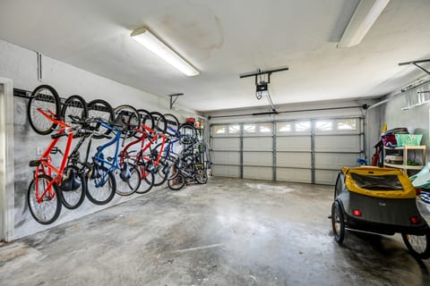 Bike to State Park: Family Getaway in Naples House in Naples Park