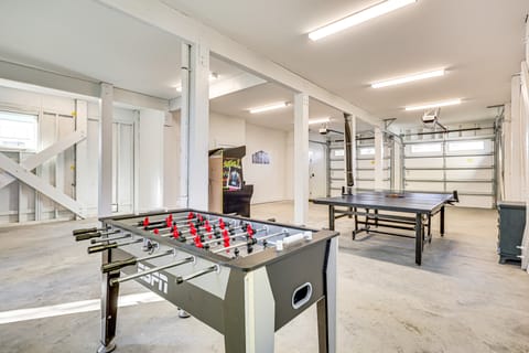 Walk to Water & Greenway! Luxe Carolina Beach Home House in Carolina Beach