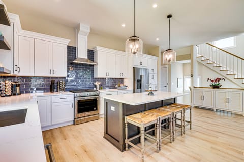 Walk to Water & Greenway! Luxe Carolina Beach Home House in Carolina Beach