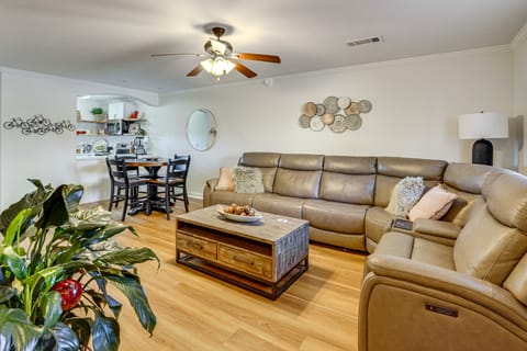 5 Mi to Univ of Arkansas: Cozy Townhome w/ Deck Apartment in Johnson