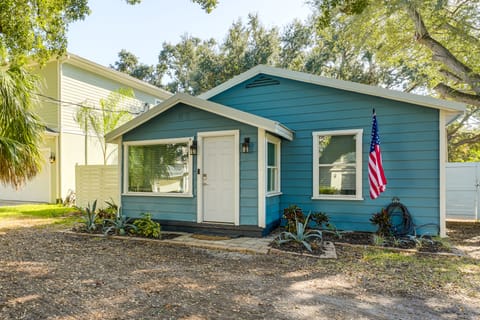 6 Mi to Raymond James Stadium: Tampa Retreat! House in Tampa