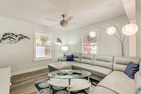 6 Mi to Raymond James Stadium: Tampa Retreat! House in Tampa