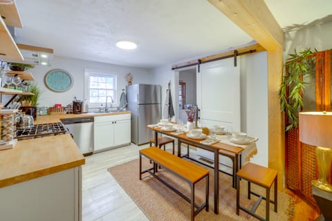 Walk to Dtwn Fayetteville: Family Home w/ Fire Pit House in Fayetteville